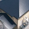 外壁・屋根を同時塗装する費用相場｜足場代と見積もりを解説を説明するAI生成イラスト