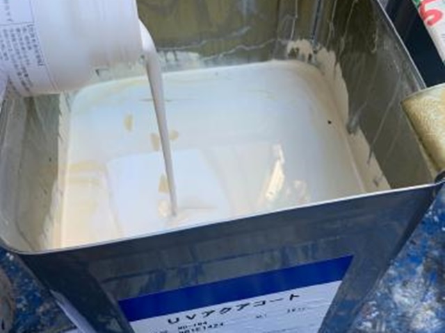 外壁の上塗り塗料への防カビ剤の添加