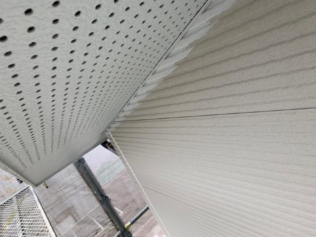 軒天の2回目の上塗り