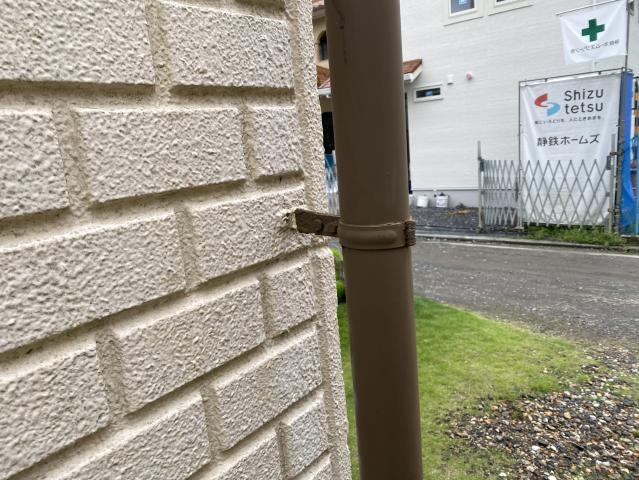 交換前の樋のバンド