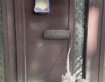 玄関ドアの塗装