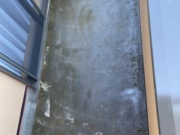 ベランダの下地処理と下塗り