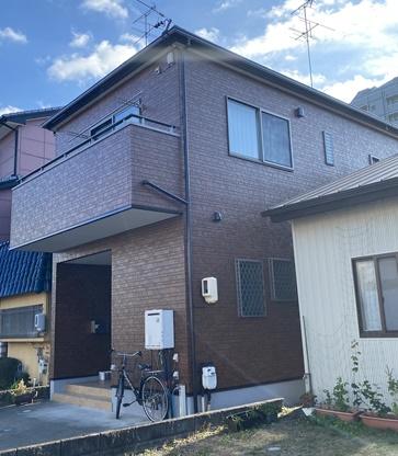施工前と色を変えた完成後の外観