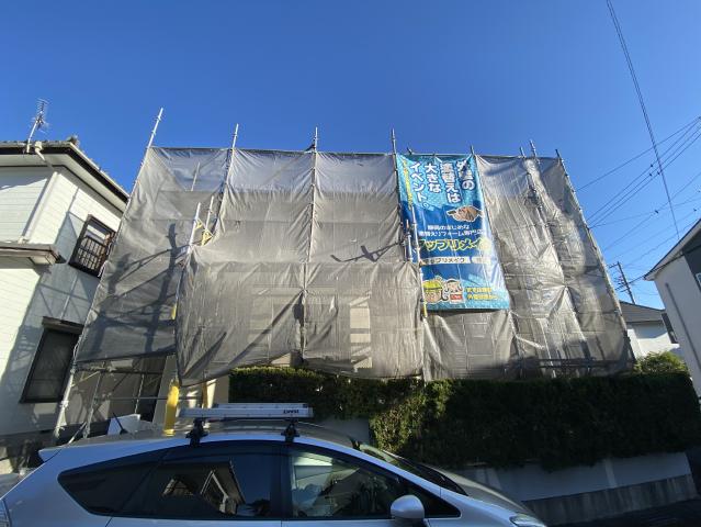 足場を外す前の全景