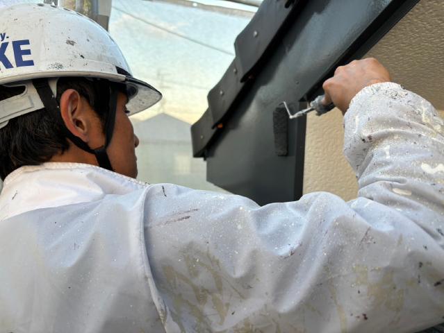 破風の2回目の上塗り