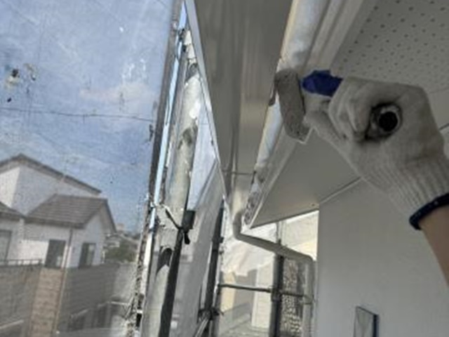 破風の1回目の上塗り