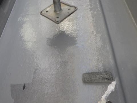 ベランダの1回目の上塗り