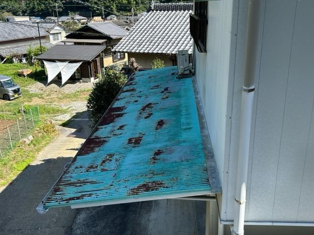 併せて施工したもう一方の屋根の工事前の状態