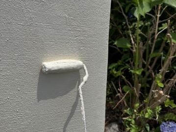 門塀の2回目の上塗り