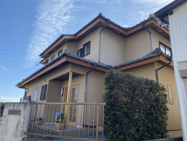 塀の汚れも見られた施工前の外観