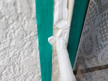 新しいシーリング材を施工します