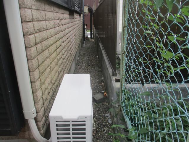 汚れが目立った施工前の基礎