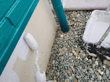 基礎の1回目の上塗り
