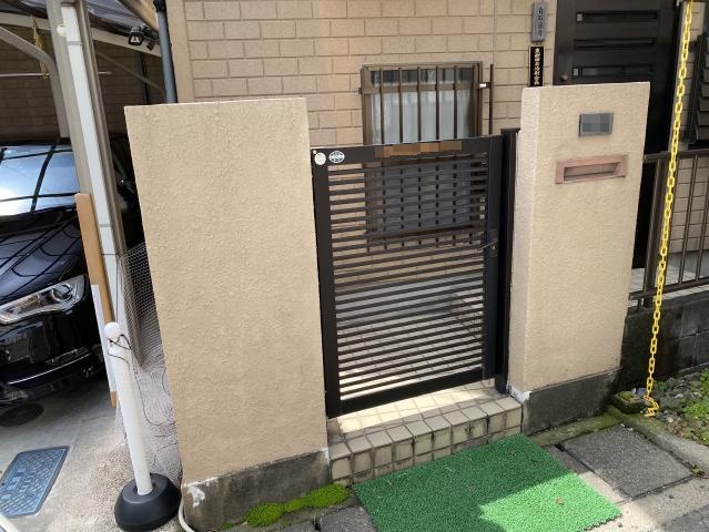 施工前の門塀