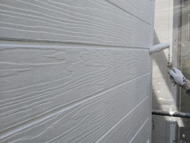 外壁の2回目の下塗り
