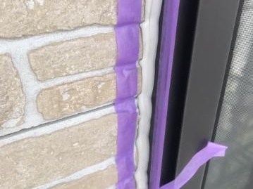 新しいシーリング材を充填します