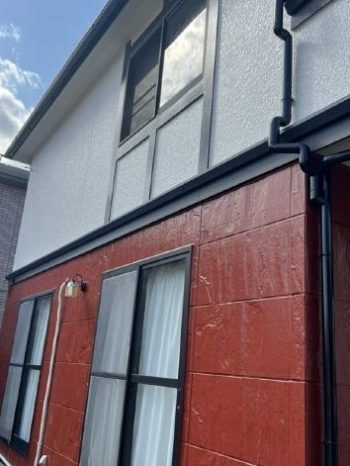 付帯部の補修・塗り替え後の建物の側面