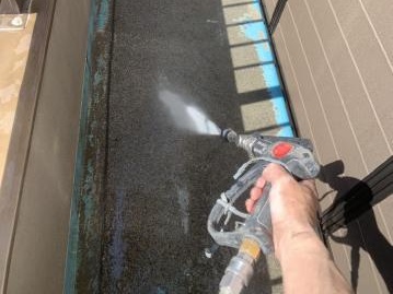 高圧洗浄の様子