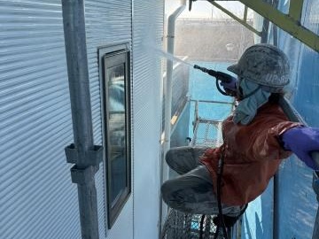 高圧洗浄の様子