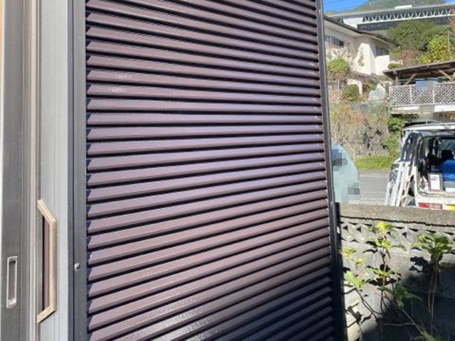 こげ茶色に塗り替えた戸袋