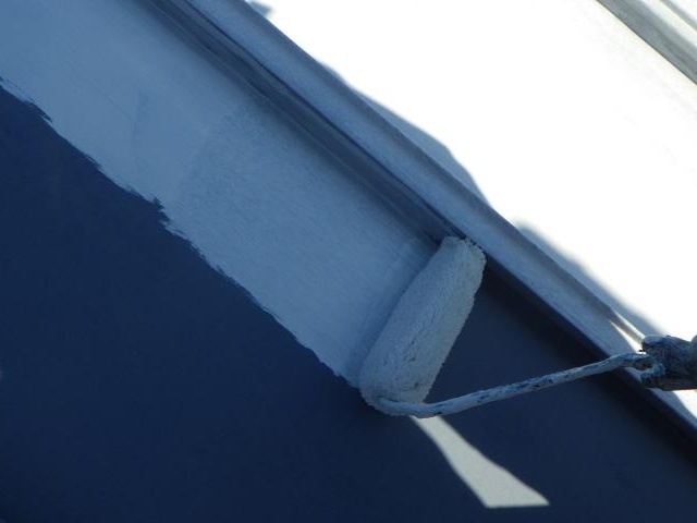 屋根の下塗り