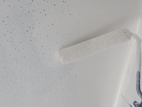 軒天の2回目の上塗り