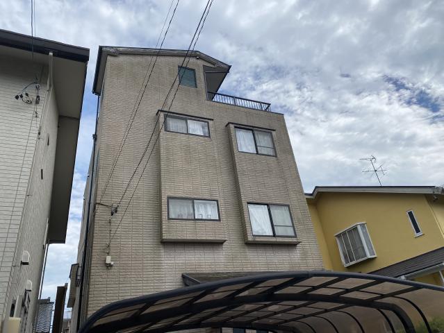 黒ずみが見られた施工前の外観