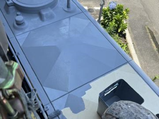 貯水槽の下塗り
