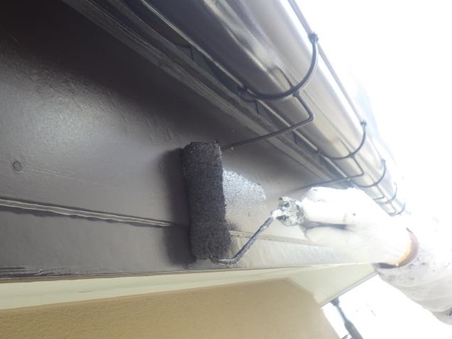 破風の1回目の上塗り