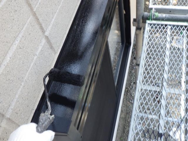 シャッターボックスの1回目の上塗り