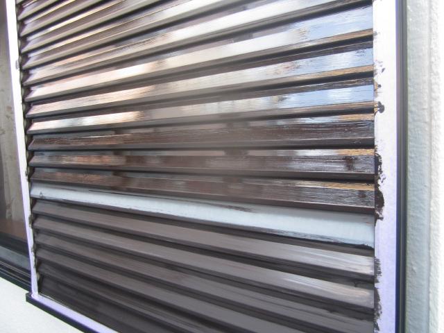 雨戸の1回目の上塗り