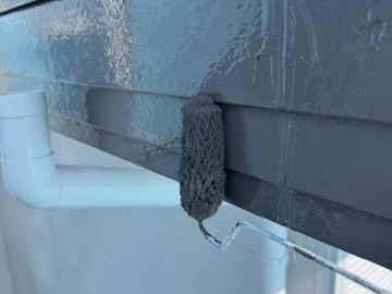 破風の2回目の上塗り