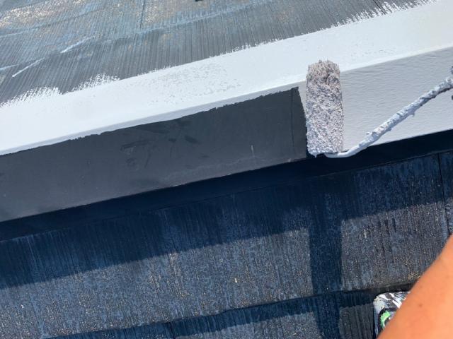 屋根棟板金の下塗り