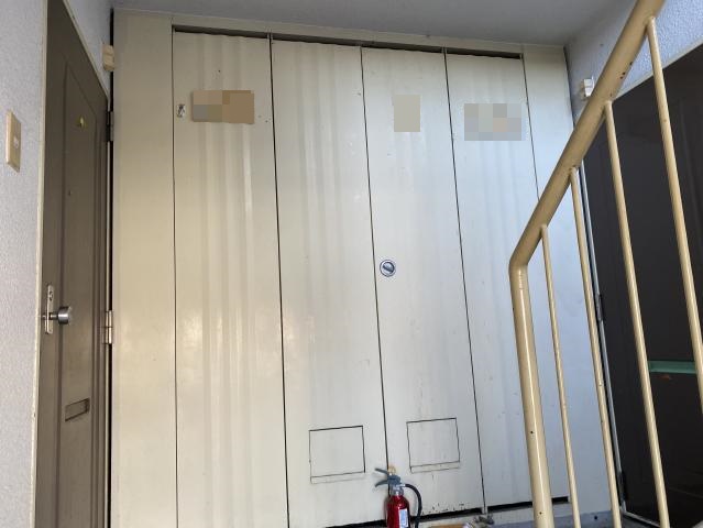 施工前の共用部PS及び玄関扉