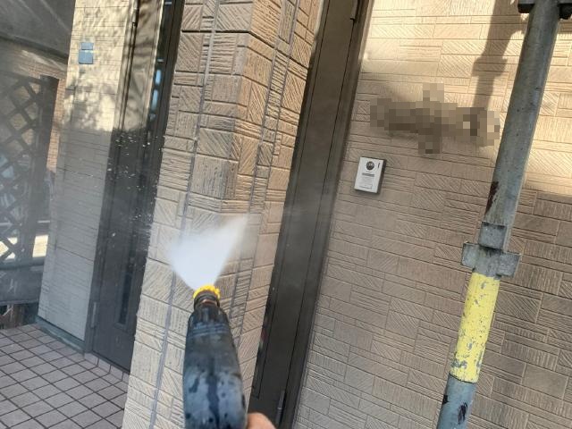 高圧洗浄の様子