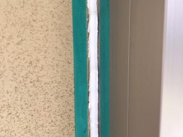 新しいシーリングを施工しています