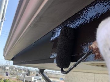 破風の1回目の上塗り