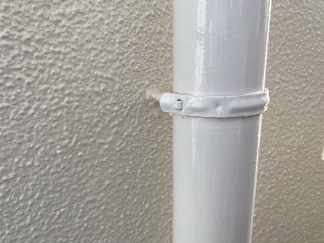 施工前と同じ白で仕上げた樋