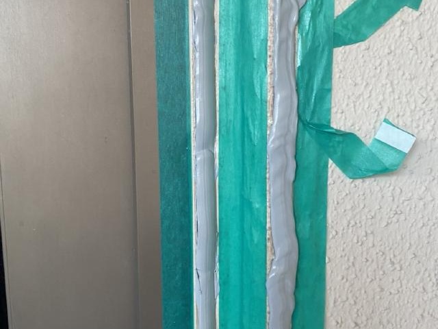 新しいシーリング材を充填します