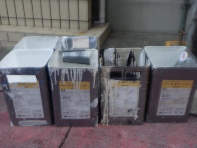 屋根の下塗りに使用した塗料