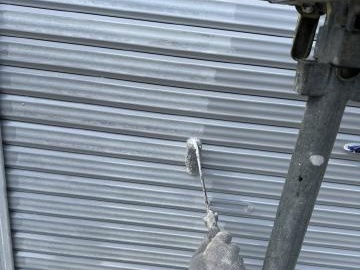 シャッターの上塗り