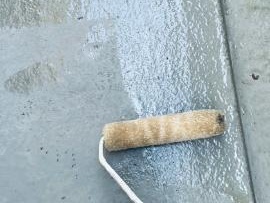 ベランダの下塗り