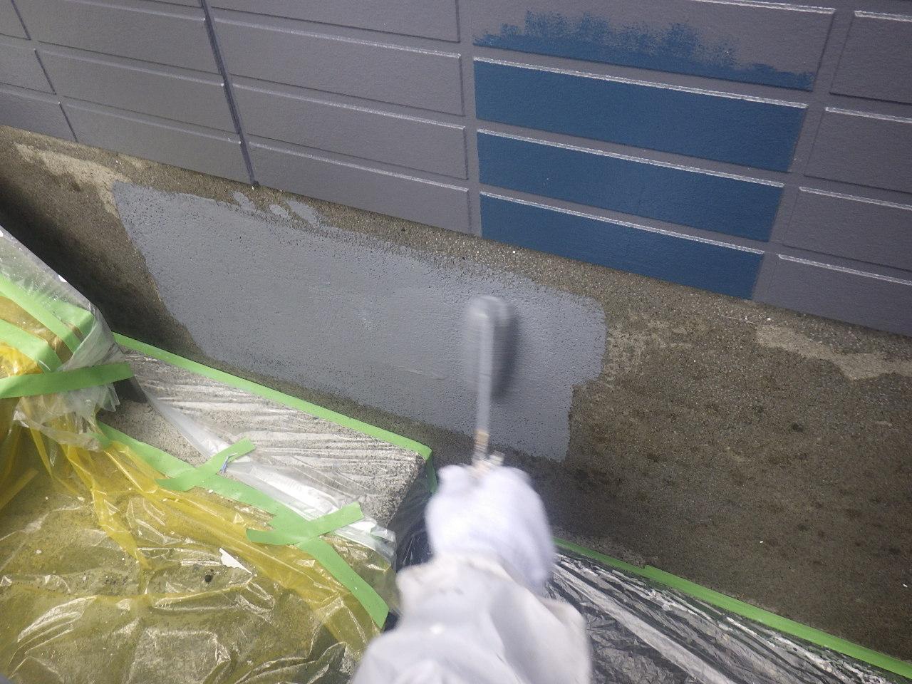 基礎の1回目の上塗り